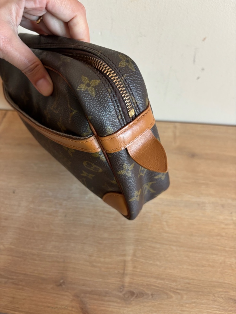 Authentic Louis Vuitton monogram clutch - Picture 4 of 9